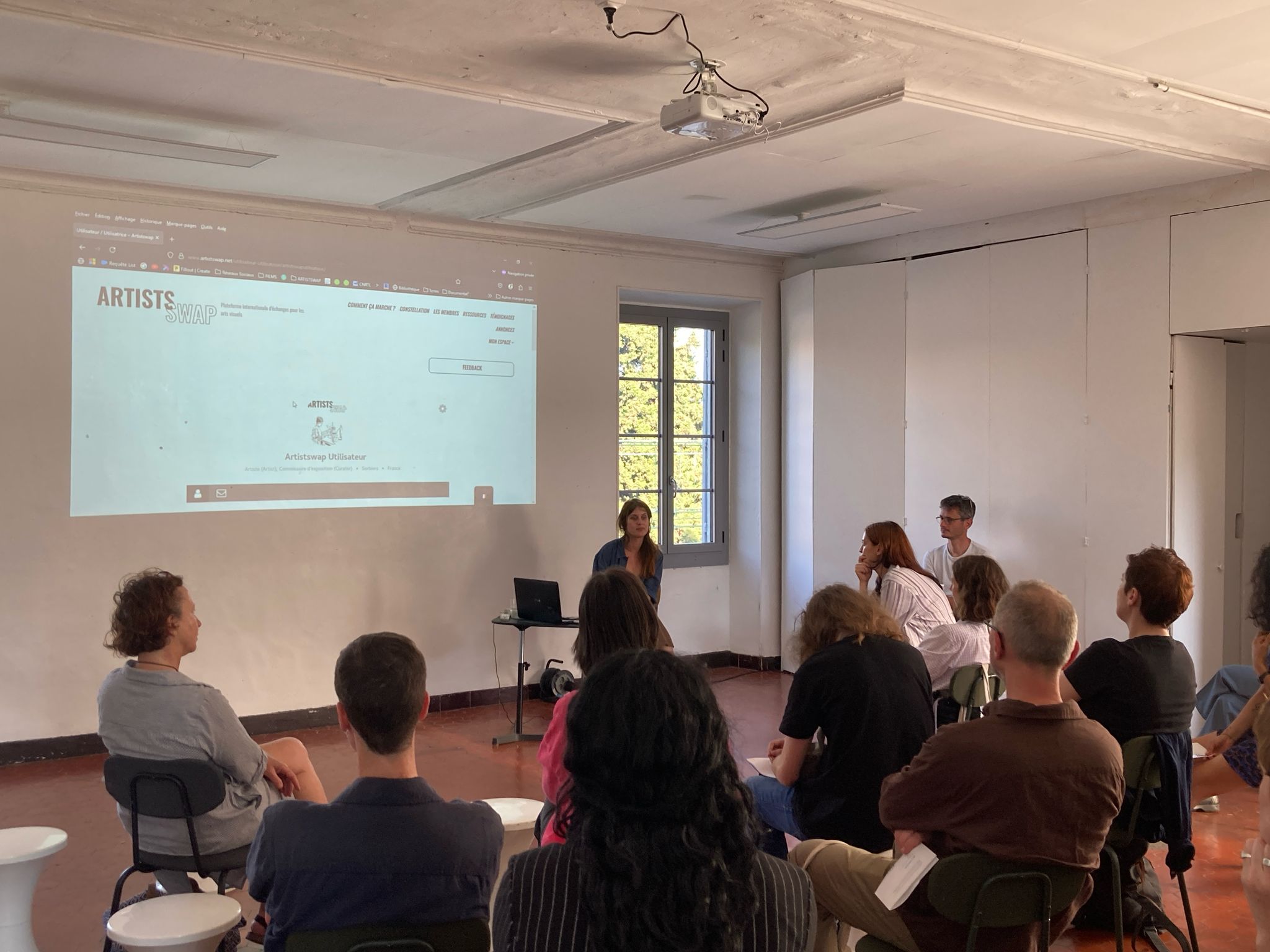 Présentation publique d'Artistswap lors de son lancement aux Ateliers Blancarde à Marseille