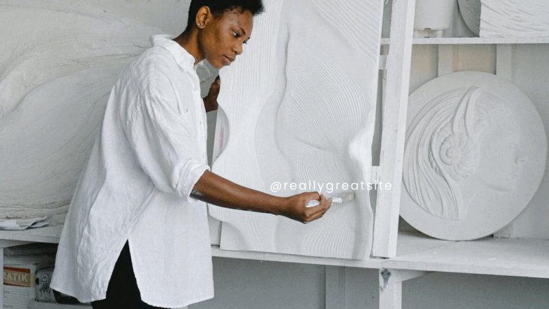 Plongez dans l’univers créatif : pourquoi visiter un atelier d’artiste transforme votre regard d’acheteur d’art